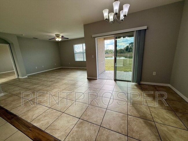 Building Photo - 4222 Roberta Dr