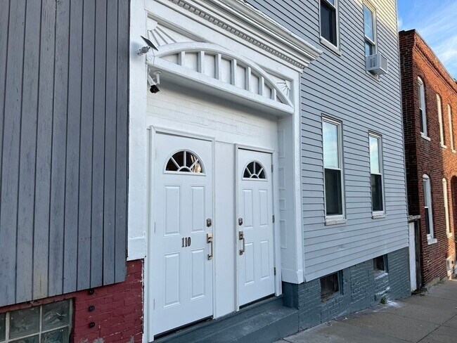 Building Photo - 110 Old Harbor St