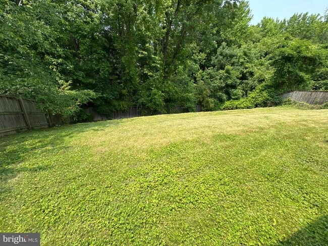 Building Photo - 2327 Woodberry Dr