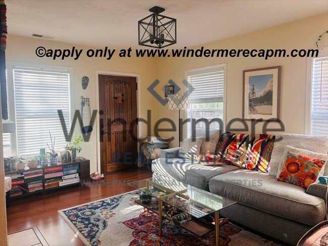 Building Photo - Beautifully Remodeled 2 Bedroom, 2 Bath Duplex on Freeport Blvd.- Now available!