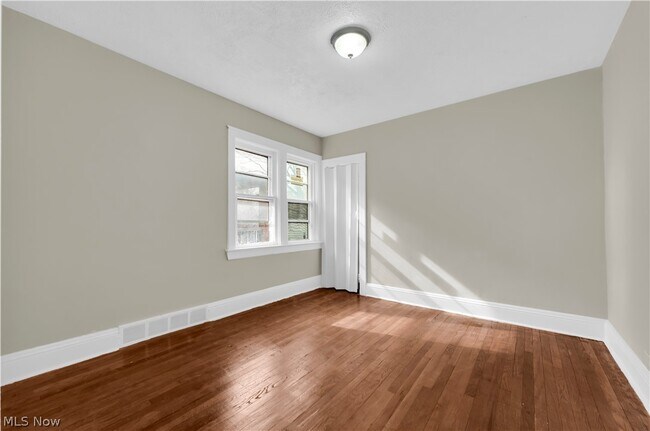 Building Photo - 3519 W 100th St