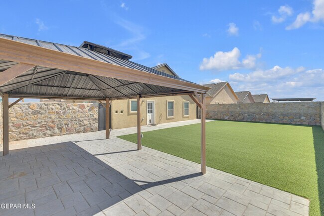 Building Photo - 14800 Sam Garcia Ave