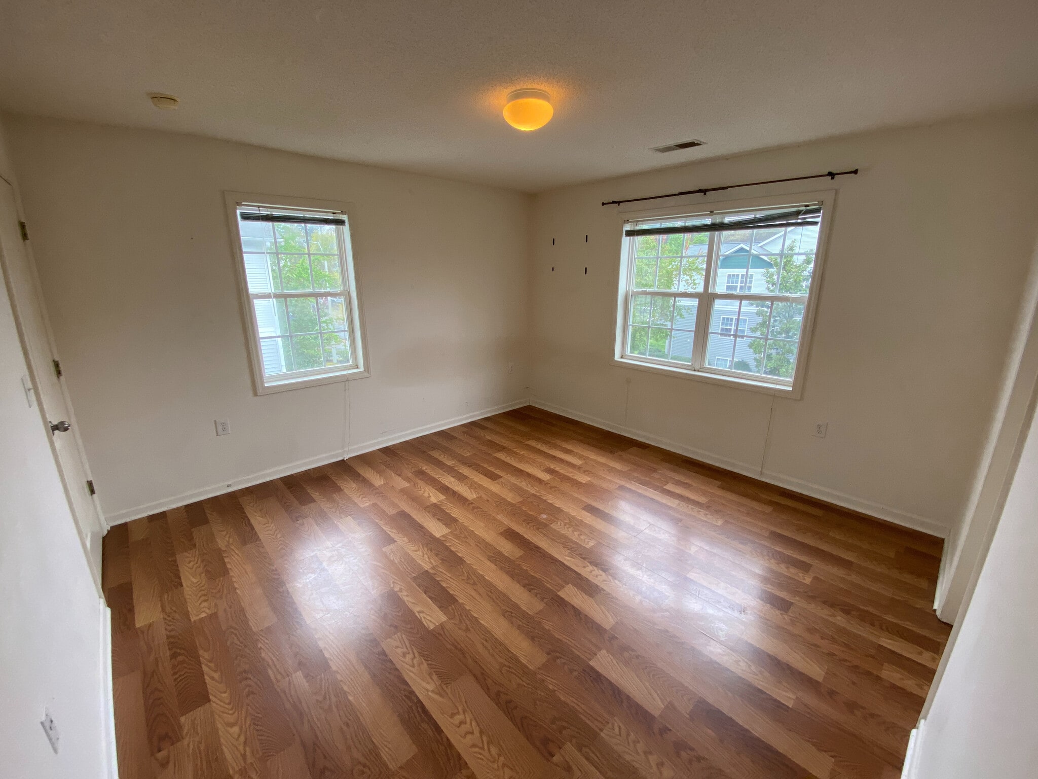 Building Photo - Room in Condo on Pardue Woods Pl