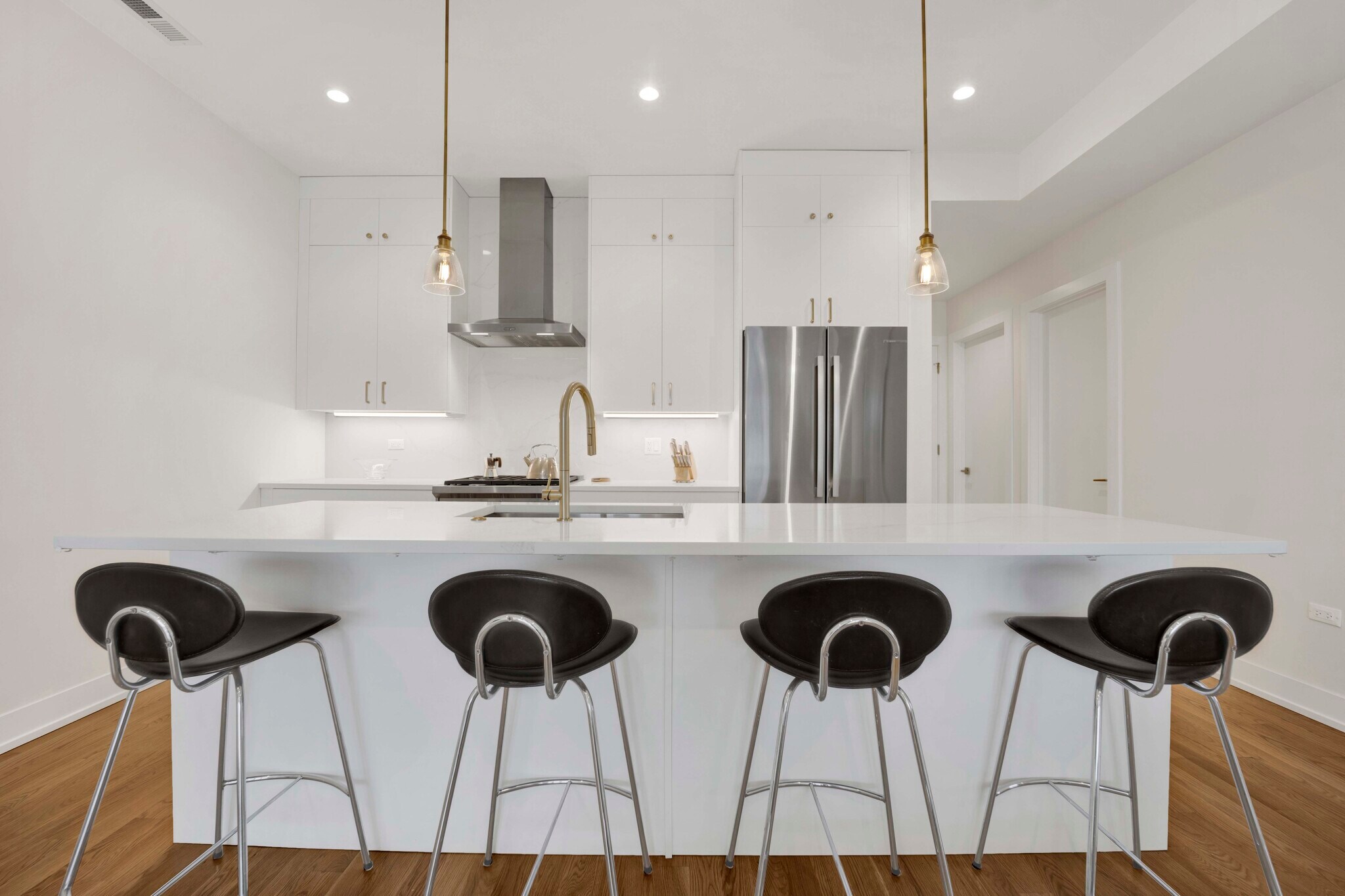 Building Photo - 4024 N Lincoln Ave