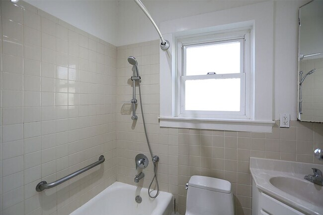 Building Photo - 1445 Cabrillo St