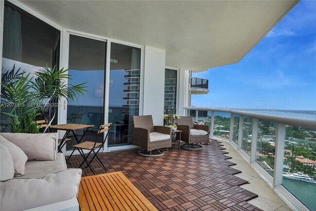 Building Photo - 4775 Collins Ave