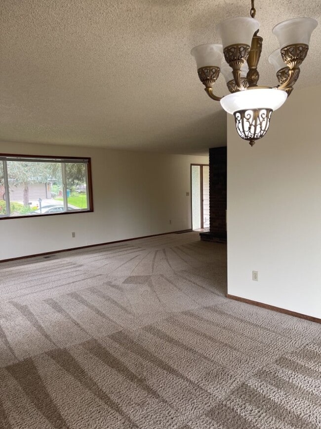 Building Photo - COMING SOON!!!  Fantastic 4 Bedroom Home on Blueberry Hill in Hazel Dell!