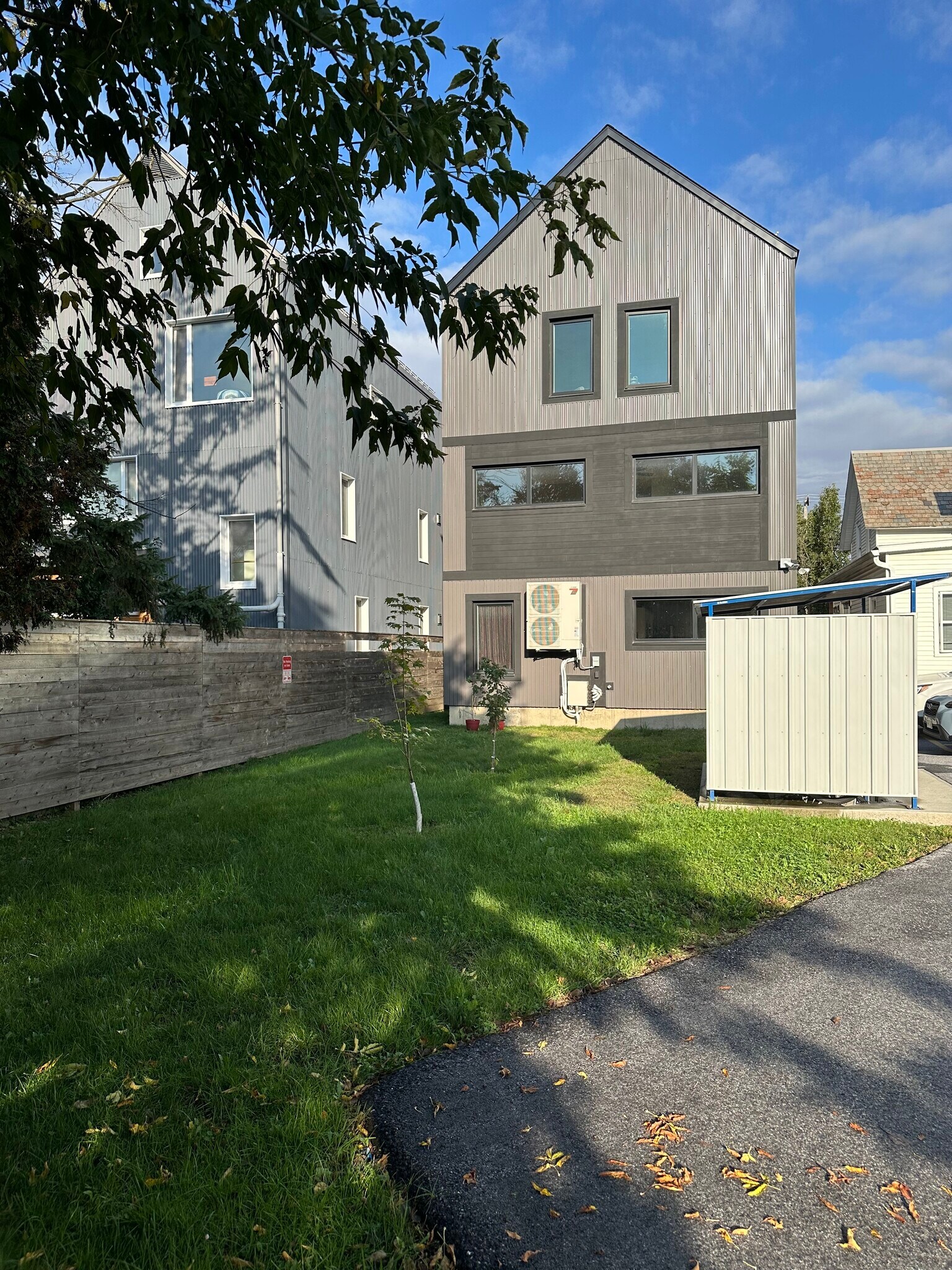 Building Photo - 180 N Winooski Ave