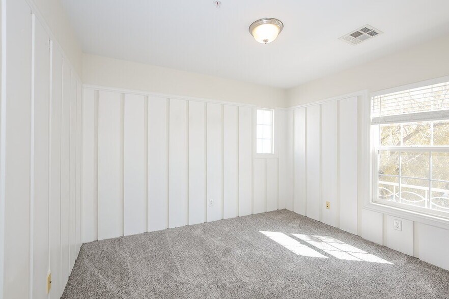 Building Photo - 7453 Showy Ct