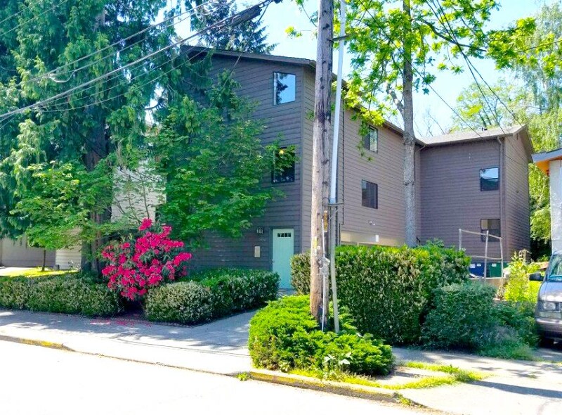 Building Photo - 9233 Interlake Ave N