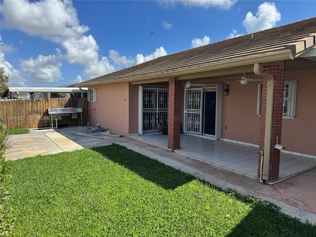 Building Photo - 14325 SW 11th Terrace