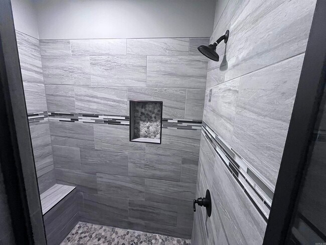 Building Photo - 206 Bridgewood Dr