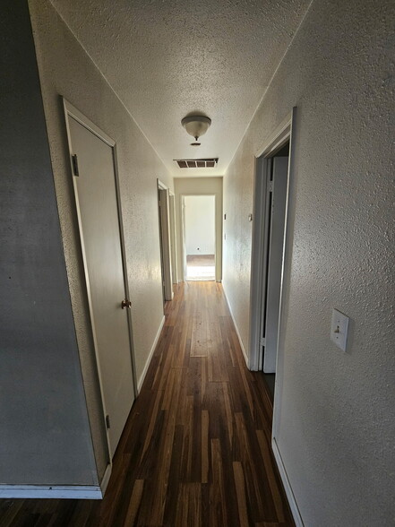 Building Photo - 459 Waterford Dr