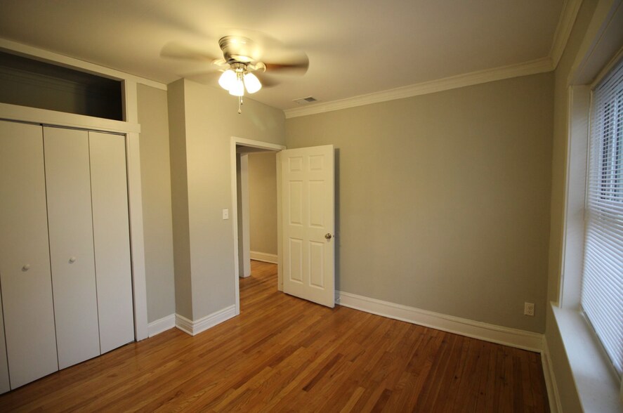 Bedroom 2 closet - 4402 W Belden St