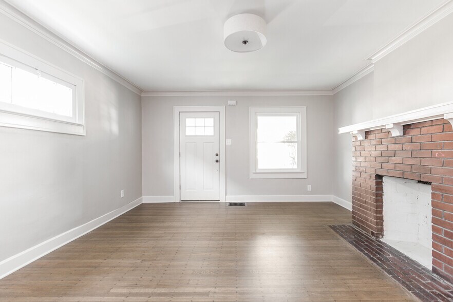 Building Photo - 3847 N Park Ave
