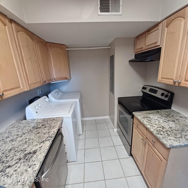 Building Photo - 307 Kettering Terrace