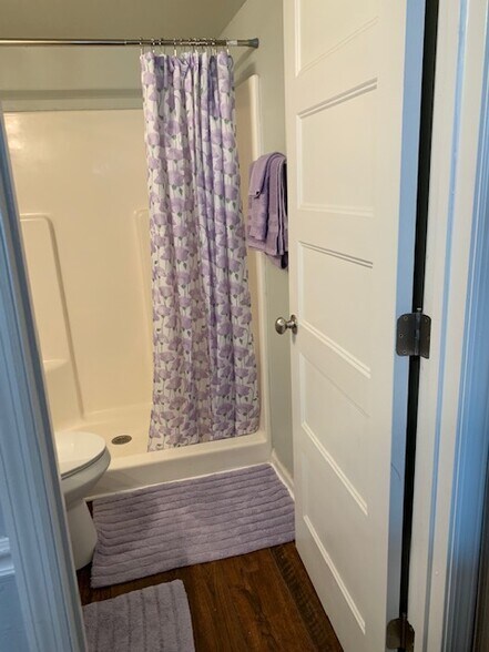 Building Photo - 500 Windsong Cir