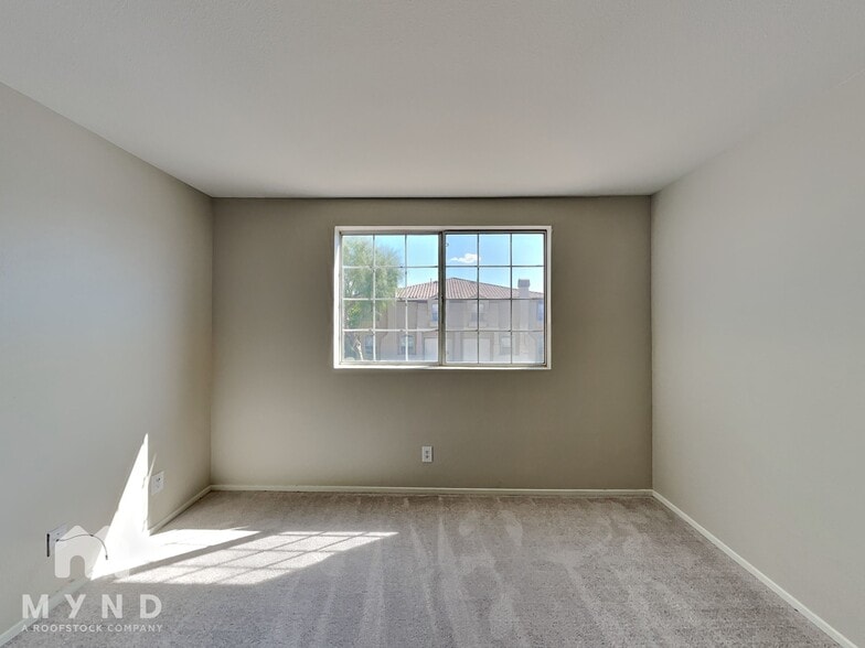 Building Photo - 2604 Noble Fir Ave