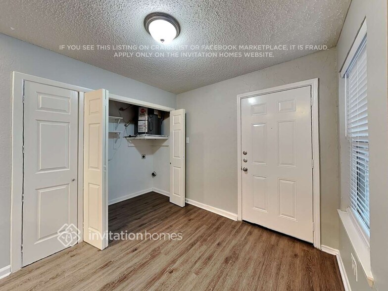 Building Photo - 2036 Pheasant Dr