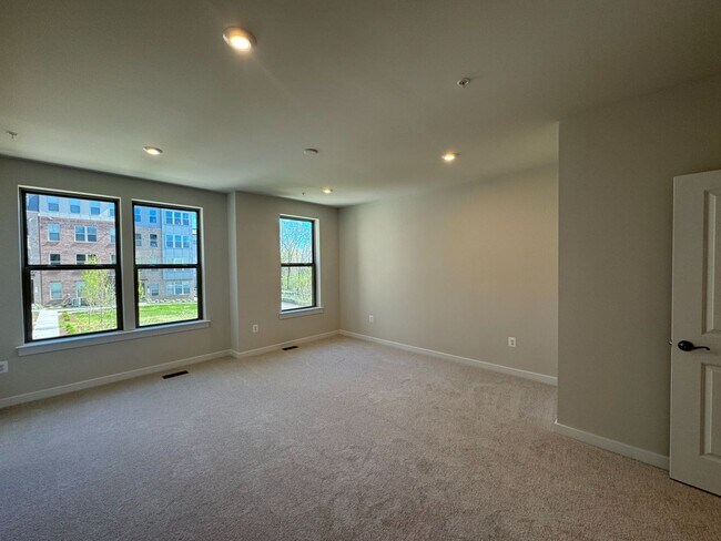 Building Photo - Brand New 3 Bed 2.5 Bath Townhouse Style C...