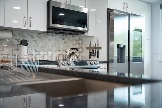 Building Photo - 19111 Vista Bay Dr