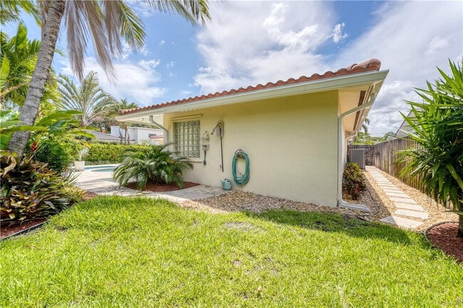 Building Photo - 2000 Admirals Way