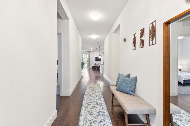 Building Photo - Spacious 4 Bed, 2 Bath Single Family Home ...
