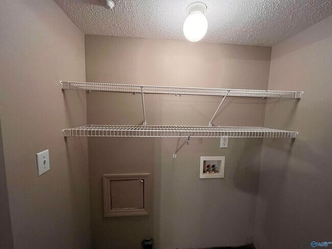 Building Photo - 5005 Chancellor Square