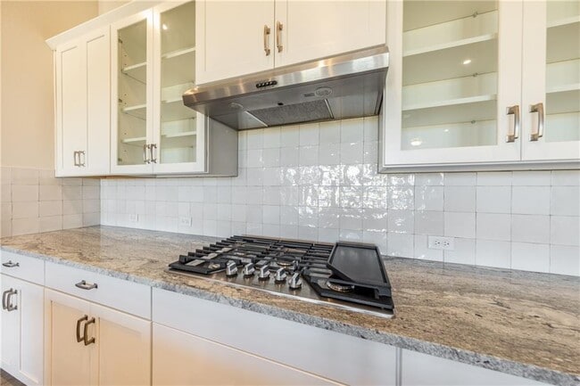 Building Photo - 844 Paseo de Castana Wy