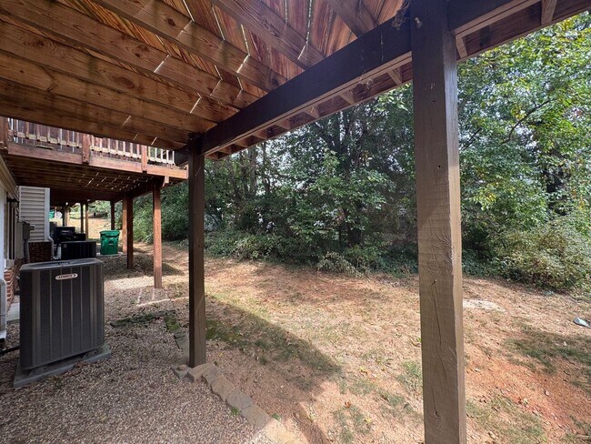 Building Photo - Brick End Unit Home in Taylor Springs NEW ...