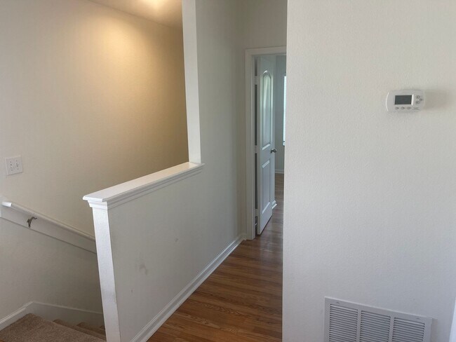Building Photo - Enjoy Stylish Townhome Living in Vibrant B...