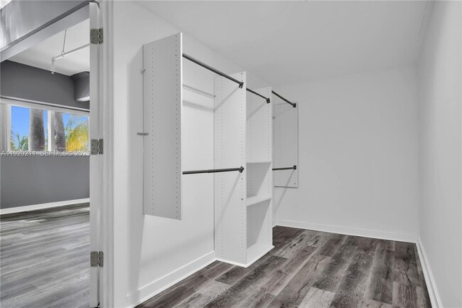 Building Photo - 4332 Collins Ave