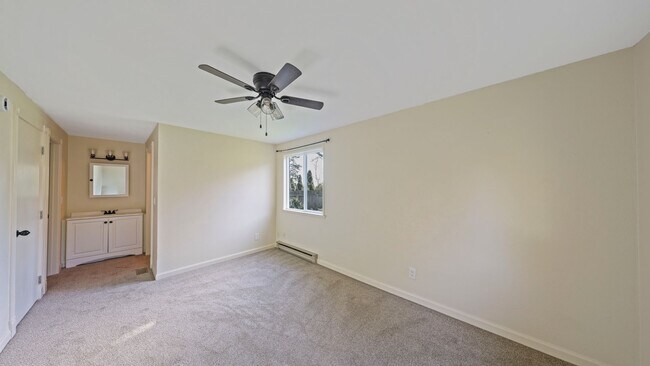 Building Photo - 3 Bed 2 Bath - Centrally Located - NAS Whidbey