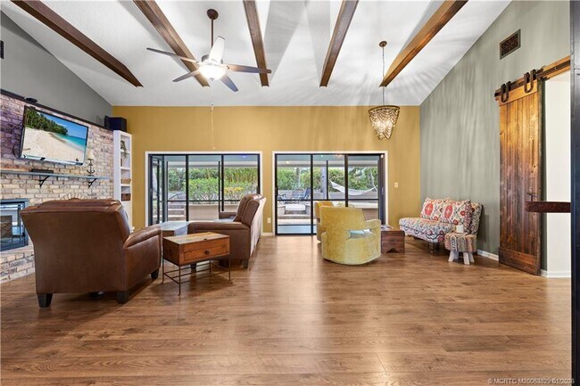 Building Photo - 10380 SE Jupiter Narrows Dr