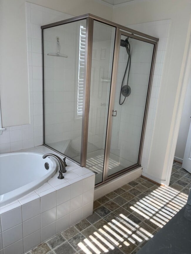 Building Photo - Great Home in Crozet!