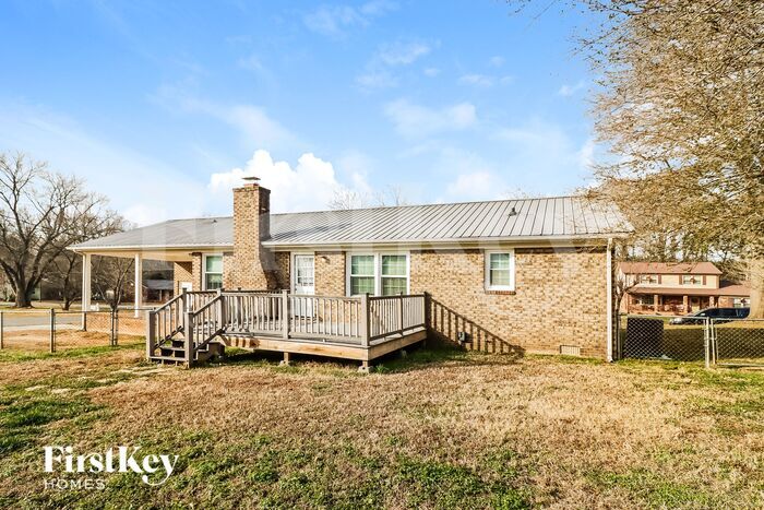 Building Photo - 4842 Greenwood Dr