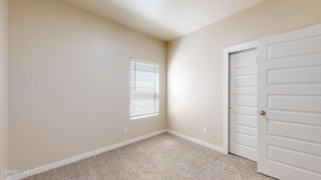 Building Photo - 11118 Blue Eyed Grass St