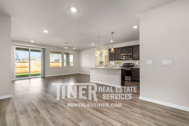 Building Photo - 4224 Roanne Wy