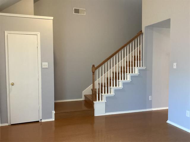 Building Photo - 5012 Raymond Dr