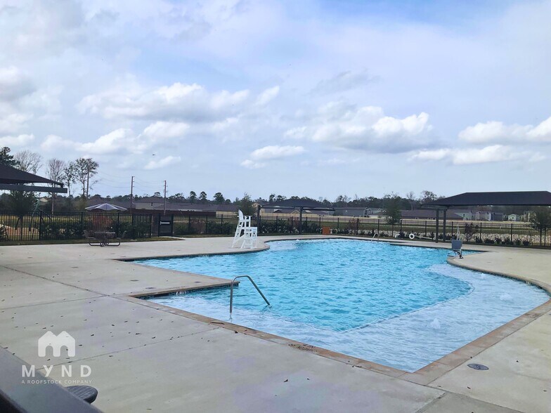 Building Photo - 21645 Balzola Ln