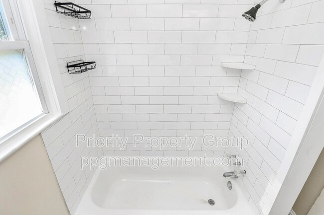 Building Photo - 1104 Linwood Rd