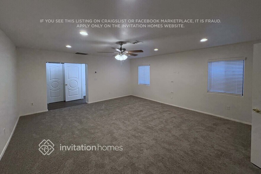 Building Photo - 7727 W Reade Ave