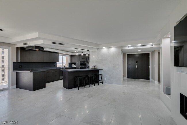 Building Photo - 205 E Harmon Ave