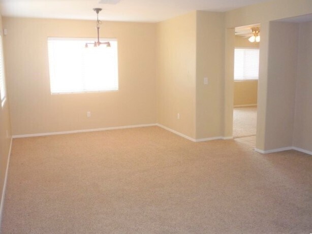 Building Photo - 989 E Stronghold Canyon Ln