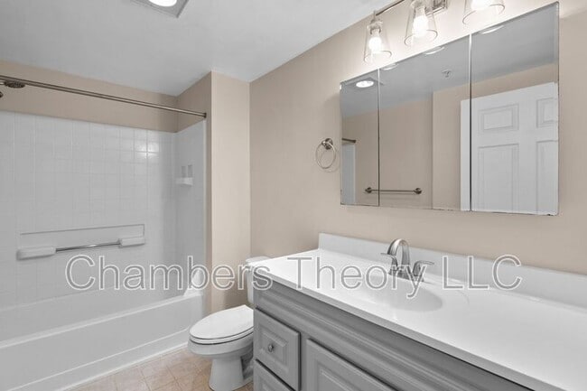 Building Photo - 3101 N Hampton Dr