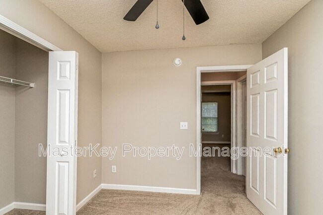 Building Photo - 104 Taylor Glen Dr