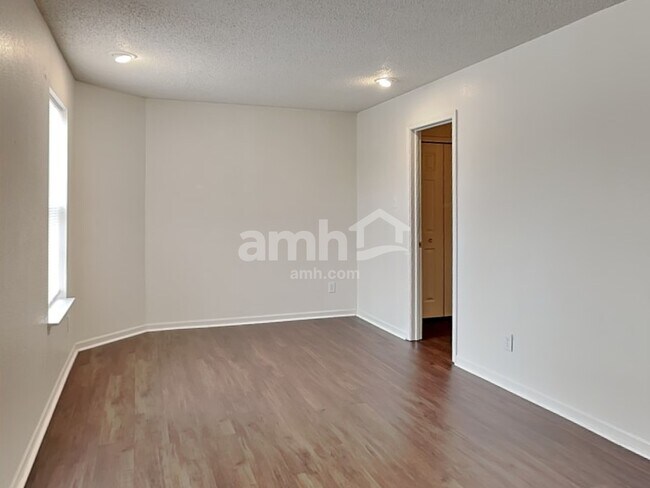 Building Photo - 10167 Hatherley Way