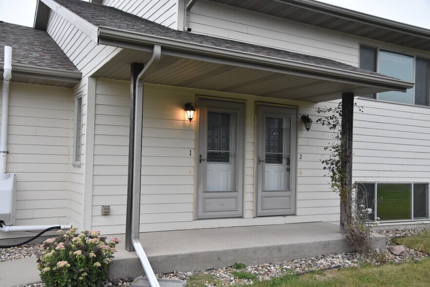 Building Photo - 8102 S Hughes Ave