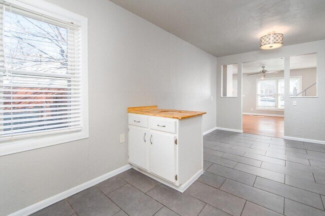 Building Photo - 2125 Andover Ct