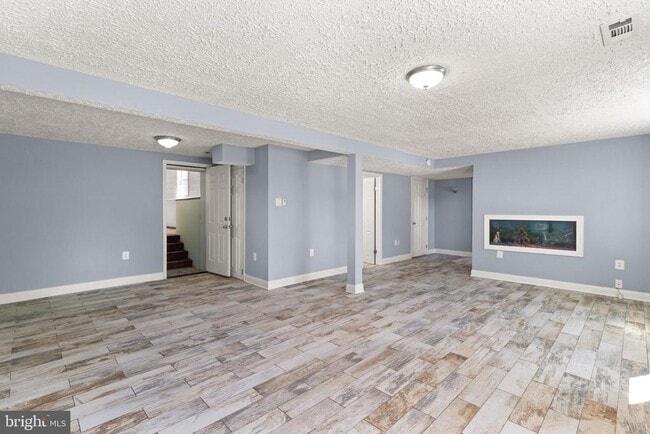 Building Photo - 13730 Marilyn Ct